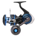 SALTISTMQ20000 Carrete Para Pesca De Spinning Saltist Mq – Color Negro-Azul – Daiwa